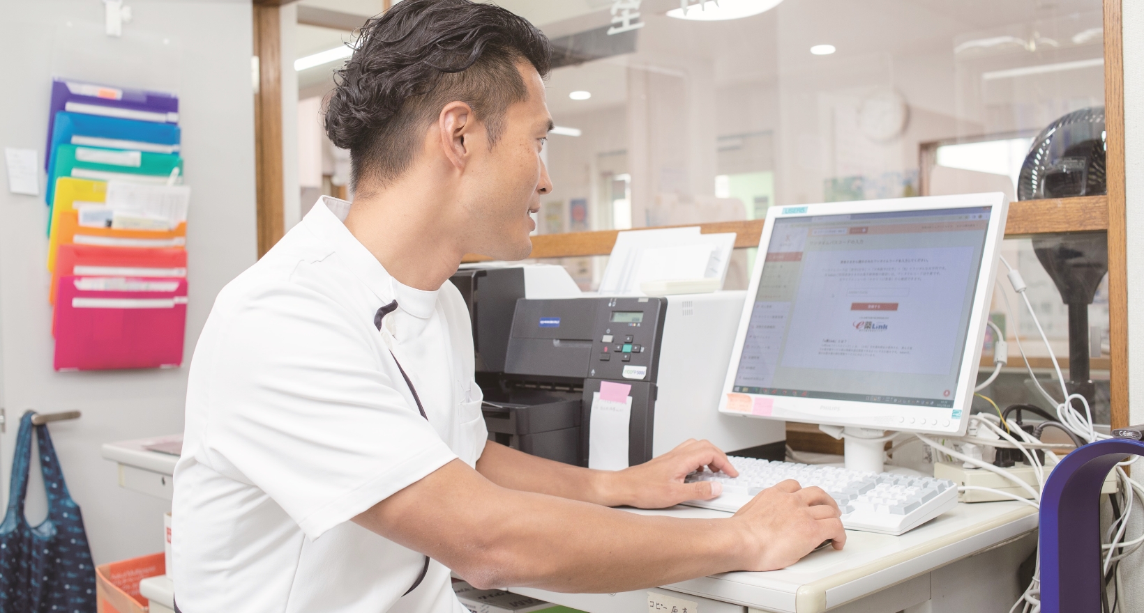 「待ち時間」は薬局の永遠の課題。患者さまの立場は違えどkakariは欠かせない